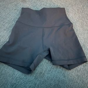 never worn lululemon align shorts 4”